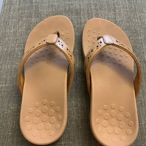 Vionic flip flop sandal
